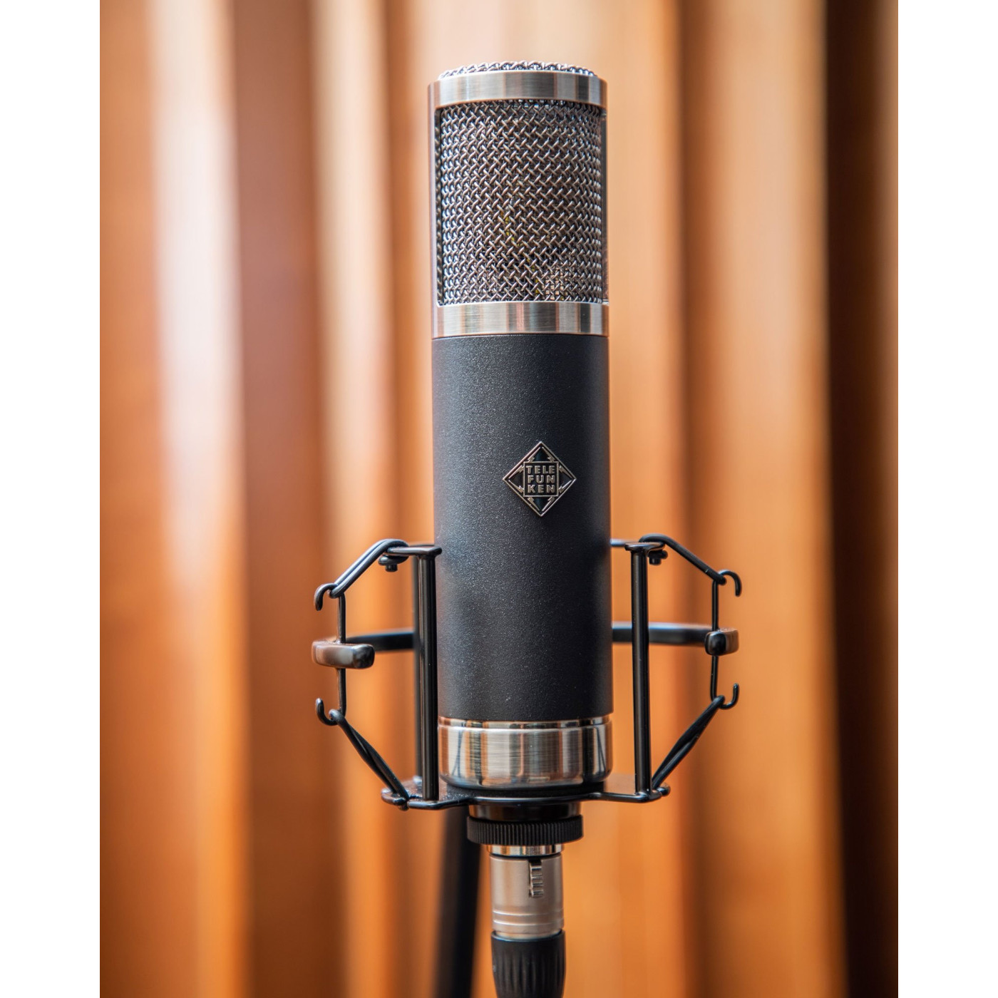 Telefunken TF47 Large-diaphragm Tube Condenser Microphone